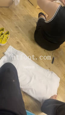 053935qbr7yecumbitvctb.jpg