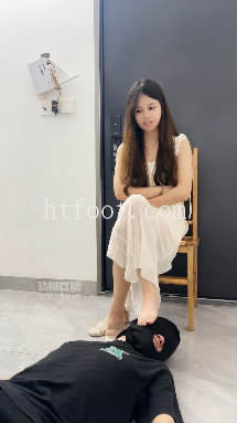 041738vhs8lipp5887h5gd.jpg