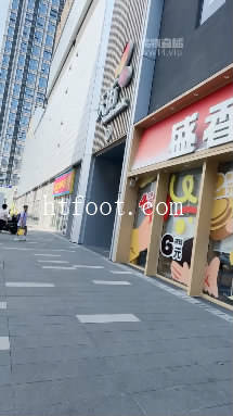 025352v194f13t9el4tphq.jpg