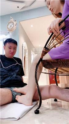 21pcrlesqd5.jpg