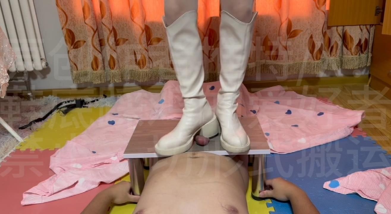 r0lnr33mv3c.jpg r0lnr33mv3c.jpg