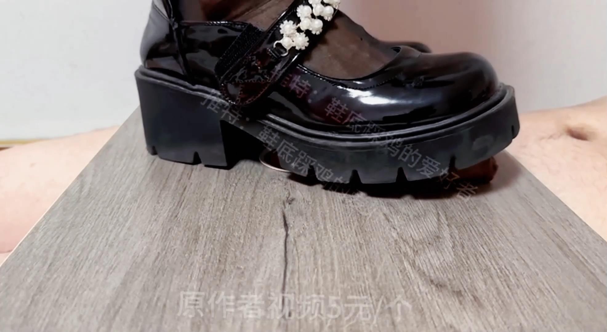 vi5kekffakx.jpg vi5kekffakx.jpg