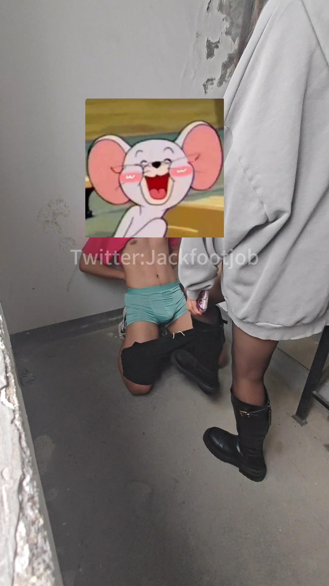 fokkyiydgl1.jpg fokkyiydgl1.jpg