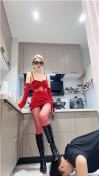 【调教视频】【玥樾】长腿车模换多双鞋玩犬 JS251031-25