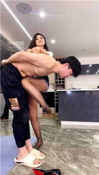 【调教视频】【麋鹿银儿】膝顶浓痰舔脏脚 bf61465