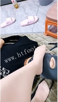 TL48055 英英】舔脚打屁股32分钟