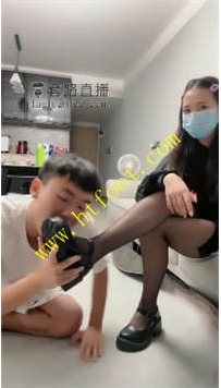 TL32465 叶子女神】耳光踢档60分钟
