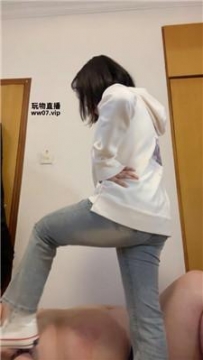 【调教视频】【佳佳】帆布鞋全体重踩踏 bf51496