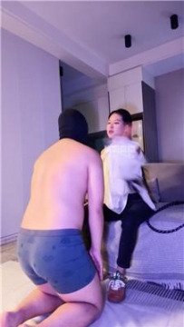 【调教视频】【灵晚晚】挑战重度连环耳光 JS251110-38