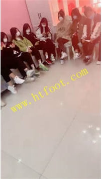 TL33004 与精神小妹的那些事】姐妹们疫情后首次训狗吐脸40分钟