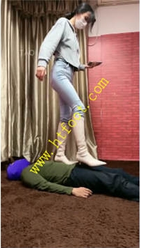 TL28236 暴力美学】白靴提档骑马滴蜡鞭打裸足窒息44分钟