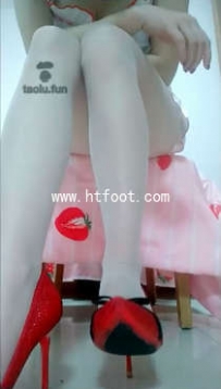 TL11920 飞雪 偷看护士姐姐的丝袜 受虐
