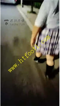 TL22159 女皇余香】户外母畜发骚31分钟
