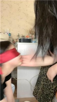 【调教视频】【小羊】喜欢舔臭脚丫的闺蜜 JS250827-33