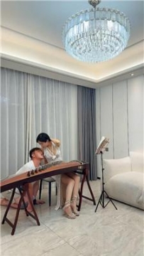 【调教视频】【琴月】素人闺蜜观战-古筝美女脚下奴 JS250429-13