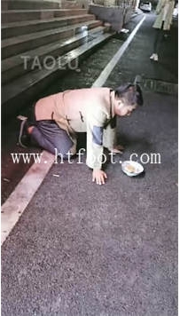 TL29404 紫烟】酒吧门口雨中要饭18分钟