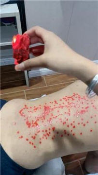 【调教视频】【困困】黑丝踩踏鞭打-赏赐圣水 JS250219-18