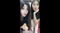 15612 超级双美女--互相玩弄丝足美脚
