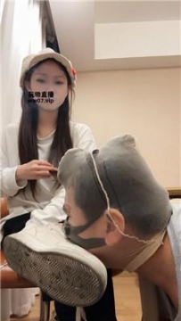 【调教视频】【kaka】坐脸虐乳-舔超脏鞋黑船袜 bf53506