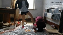 16124 圣水淋头尿高跟喂狗AJ鞋暴力踢打辱骂高跟抽狗