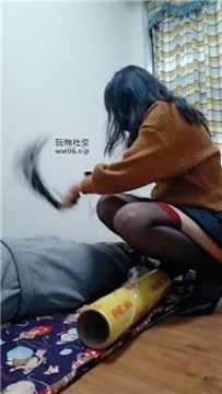 【调教视频】【思纯】保鲜膜全包黑丝脚踩虐 JS250115-4