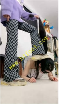 TL27877 美离子】开发新母狗舌头超软47分钟