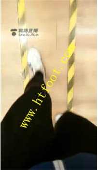 TL18366 都市艳主S试衣间跪下舔30分钟