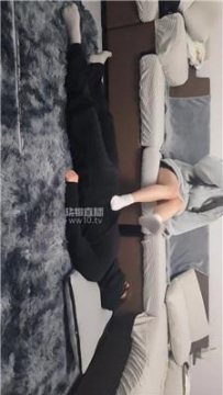 【调教视频】【梓涵S】双S-白袜脚踩踏 JS260201-5