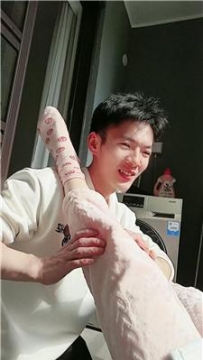 【调教视频】【薇薇】阳台调-粉棉袜调下跪奴 JS250224-27