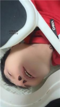 【调教视频】【艾斯】骑马骑脖/强制舔高帮脏鞋白棉袜 bf49561