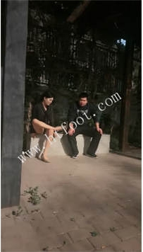 ZB5036 esse殿下】户外调教贱狗23分钟