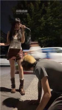 【调教视频】【婉纱sama】深夜户外公开遛狗【双视角版】 bf56403
