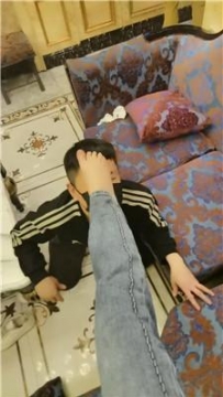 【调教视频】【文文文】素人S-酸臭脚丫蹂躏踩 JS250313-28