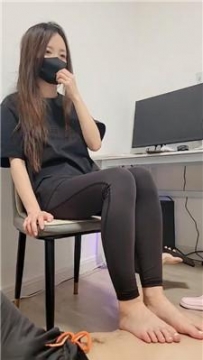 【调教视频】【少司命】桌底视角-电竞女神玉足踩 JS250103-29