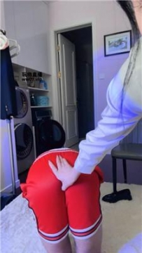 【调教视频】【奶豆包】沉浸式-舔脏鞋黑丝美腿 bf51389
