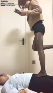 【雅泫】刺激玩法辱踩女奴 YC-240826