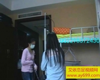3741 女生寝室里的帆布鞋脚垫和智能洗鞋工具