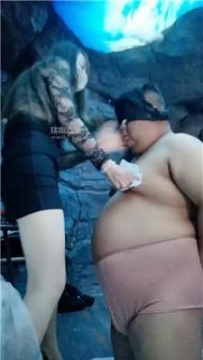 【调教视频】【烈焰红唇】按摩技师高跟踩踏-虐乳 JS250526-26