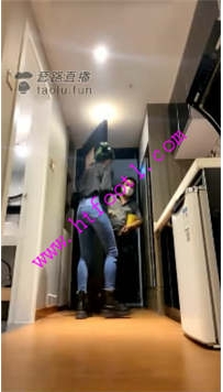 TL20834 弯弯小阿姨S驯服马桶工人做苟30分钟