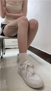 【第一视角】【一唯】小白鞋白棉袜灯    250118-6