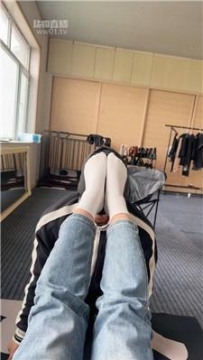 【调教视频】【77夫妻】运动鞋白棉袜玩绿奴 JS251013-1