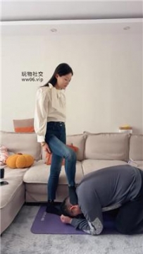 【调教视频】【埋汰】抽耳光/黑棉袜碾压踩 JS250111-35
