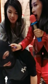 TL10349 上校女王 私奴伺候上校主奴K歌