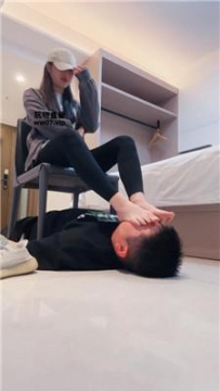 【调教视频】【怡宝】超美玉足捂脸窒息【续集】 bf51614
