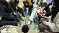 『chnnsct1818』超臭！女学生们的群体臭脚折磨 YC-241107-5