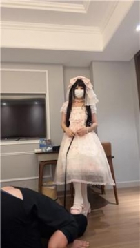 【调教视频】【六六】可爱cos女神的脚下奴 JS250626-1