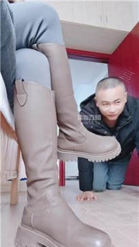 【调教视频】【武汉情侣主】长筒靴除臭专场 JS260128-2
