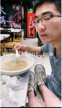 TL15545 依艺S户外餐厅酒后呕吐物42分钟