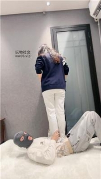 【调教视频】【猴歌】白袜脚踩踏/捂脸窒息-抽耳光 bf50302
