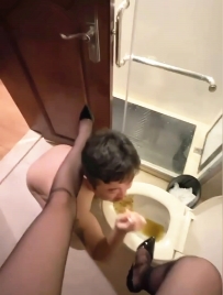 【绝美星期六女神】最新调教胖虎吃黄金10分